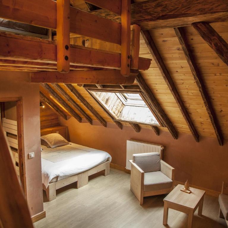 Mansion in Albertville near Ski Slopes - Maison de Vacances Six Chambres - 14