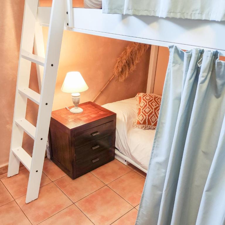 Coco Surfhouse - Coworking Coliving - Cama en habitación compartida mixta de 6 camas - 4