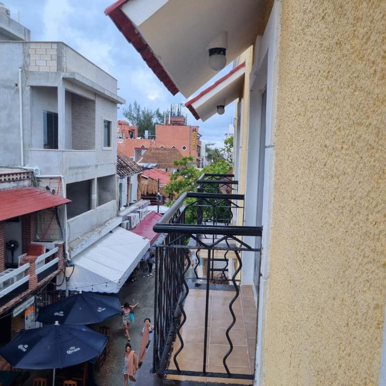 Suites Los Arcos - Queen Room - 9