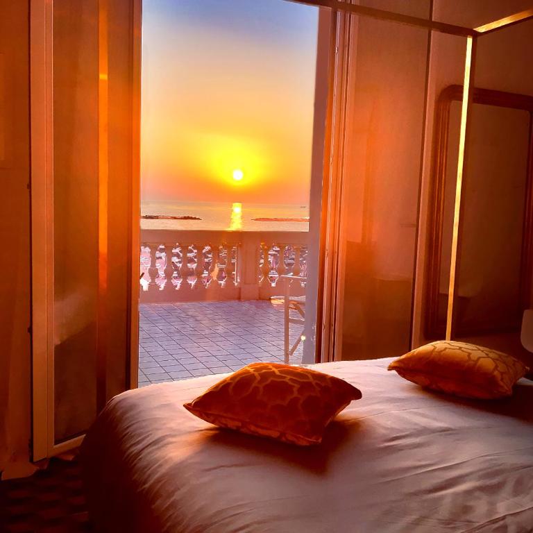 Villa La Torretta Luxury B&B - Adults Only - - Deluxe Double Room with Balcony and Sea View - 14