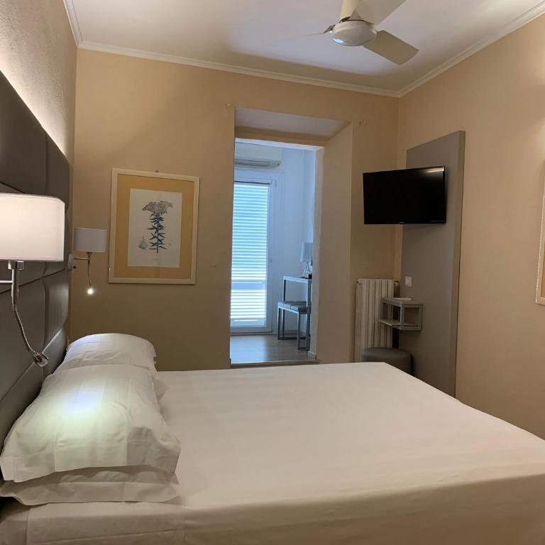 Hotel Bel Soggiorno - Camera Matrimoniale/Doppia con Letti Singoli con Terrazza - 12