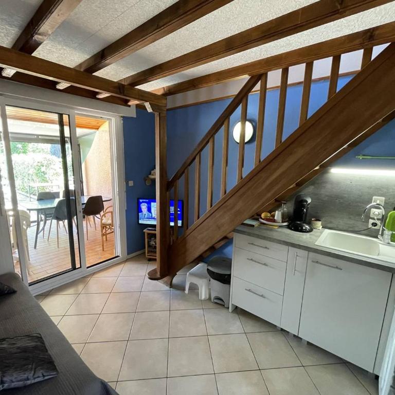 Villa 2 Pièces Mezzanine Climatisée avec Terrasse Privée - 6 Couchages - Saint Cyprien Plage - FR-1-106-36 - Villa - 2