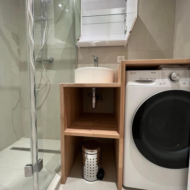 Vernier - One-Bedroom Apartment - 5