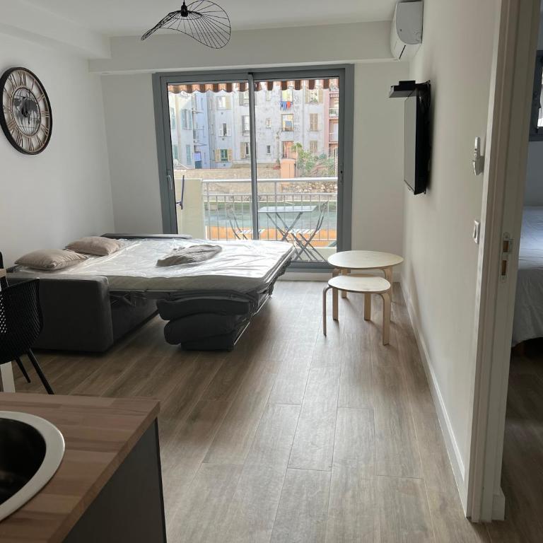 Vernier - One-Bedroom Apartment - 11