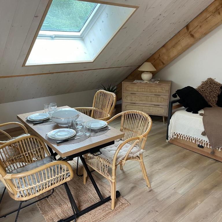 CHAMBRES D'HÔTES LES CHAMBRES D'ELSA - Chambre Familiale avec Terrasse - 6