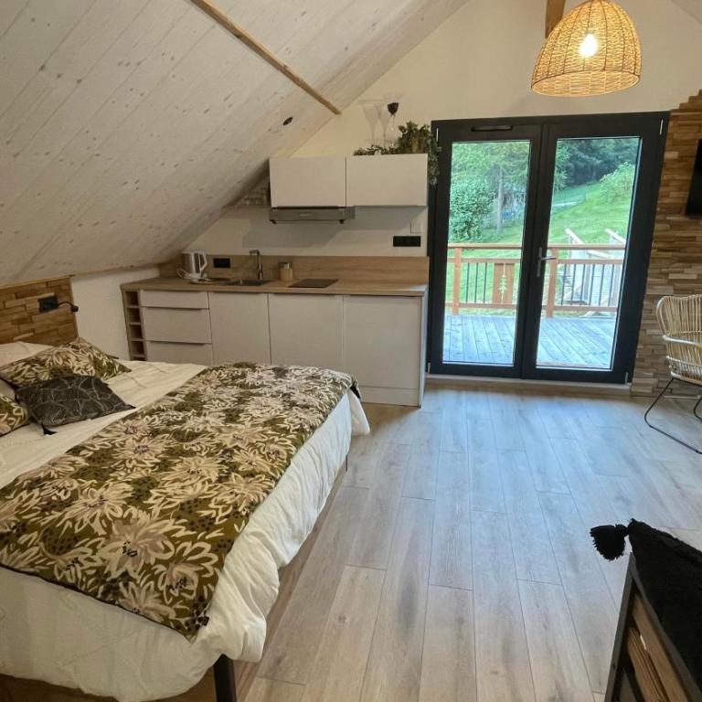 CHAMBRES D'HÔTES LES CHAMBRES D'ELSA - Chambre Familiale avec Terrasse - 7