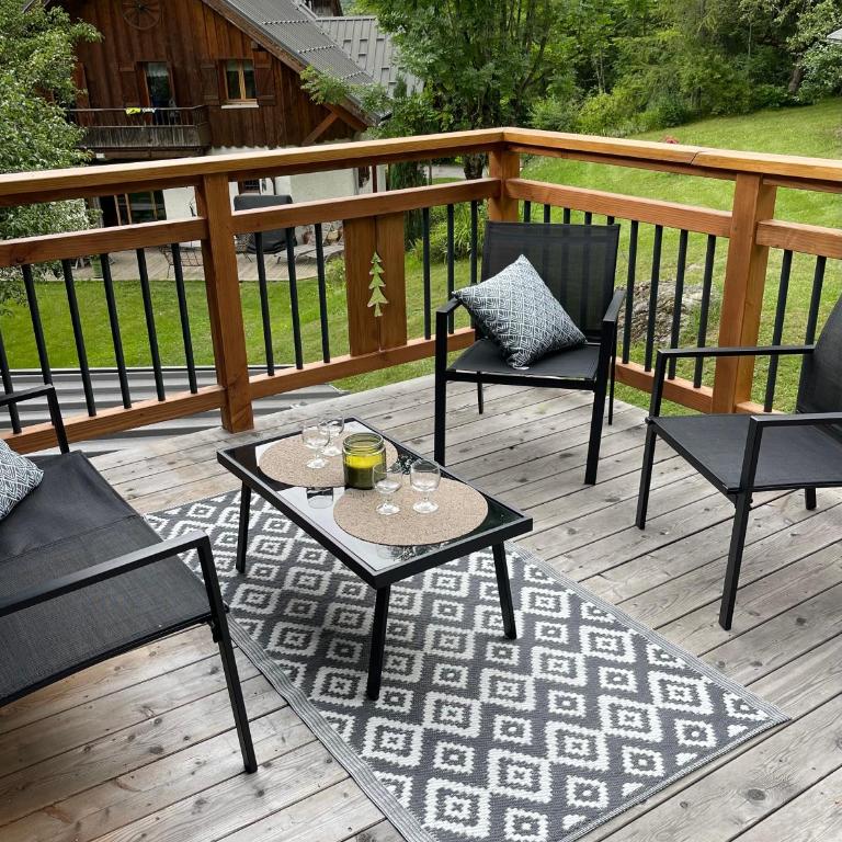 CHAMBRES D'HÔTES LES CHAMBRES D'ELSA - Chambre Familiale avec Terrasse - 8
