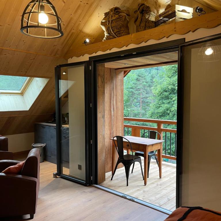 CHAMBRES D'HÔTES LES CHAMBRES D'ELSA - Chambre Double avec Terrasse - 8