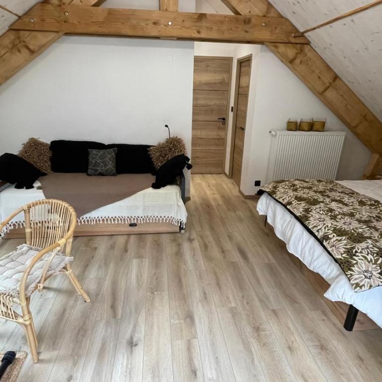 CHAMBRES D'HÔTES LES CHAMBRES D'ELSA - Chambre Familiale avec Terrasse - 11