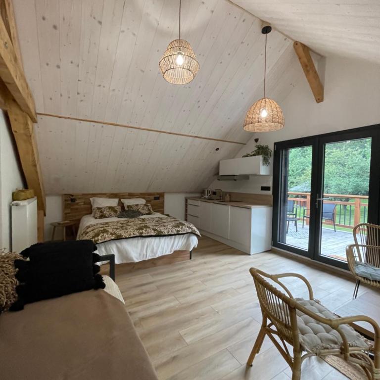 CHAMBRES D'HÔTES LES CHAMBRES D'ELSA - Chambre Familiale avec Terrasse - 15