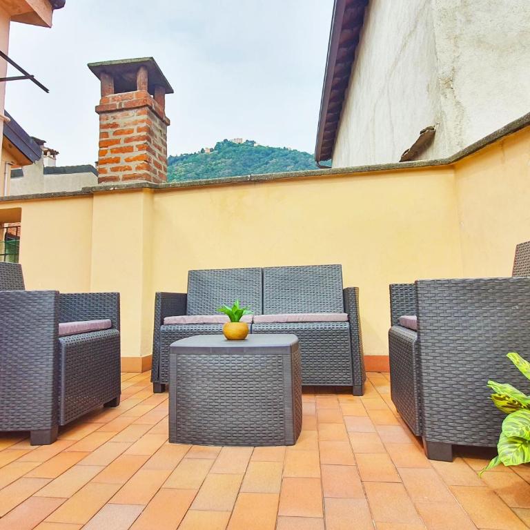 King Como Lake Center 9 posti letto- Grande Terrazza - 2 bagni privati - Appartamento con 2 Camere da Letto - 20