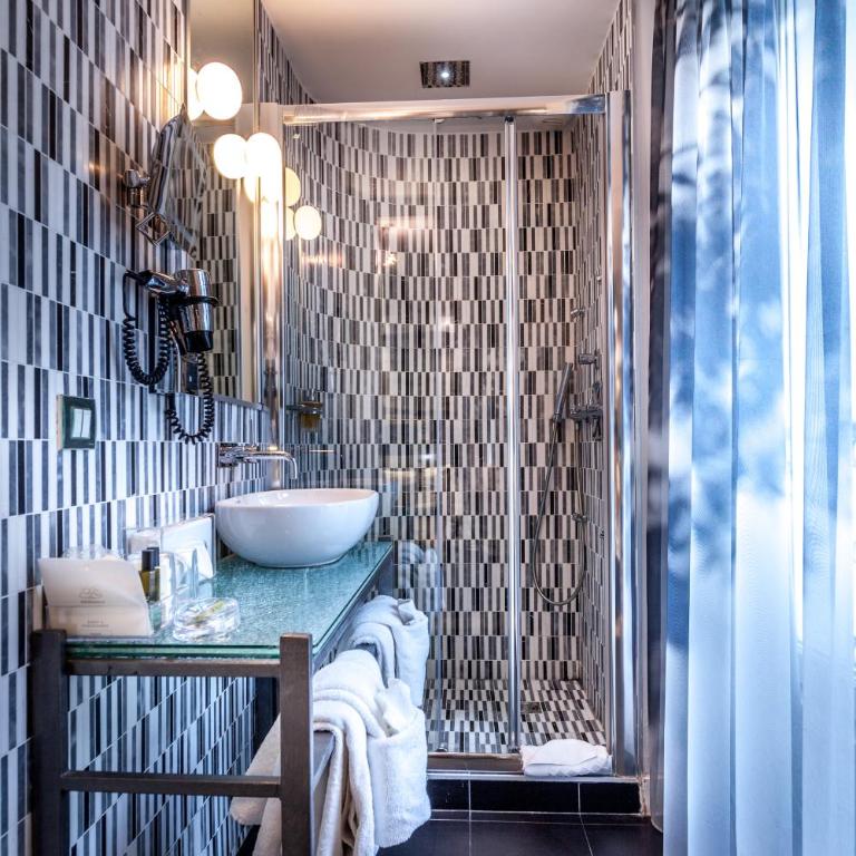 Apostrophe Hôtel - Chambre Double Standard avec Douche à Jets d'Hydromassage - 12