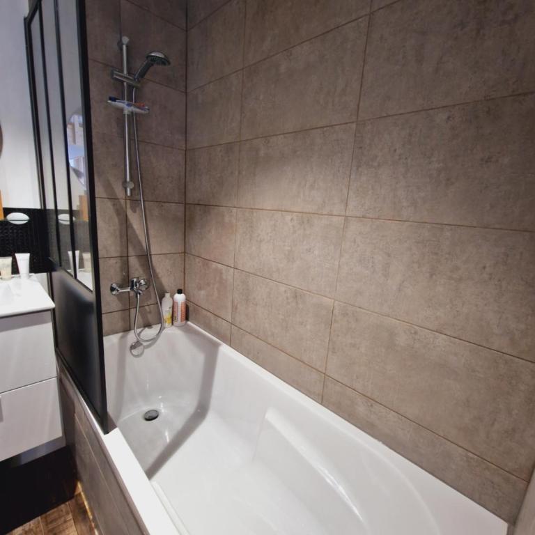 Studio cœur des Sables, 100m de la plage - Standard Studio - 8