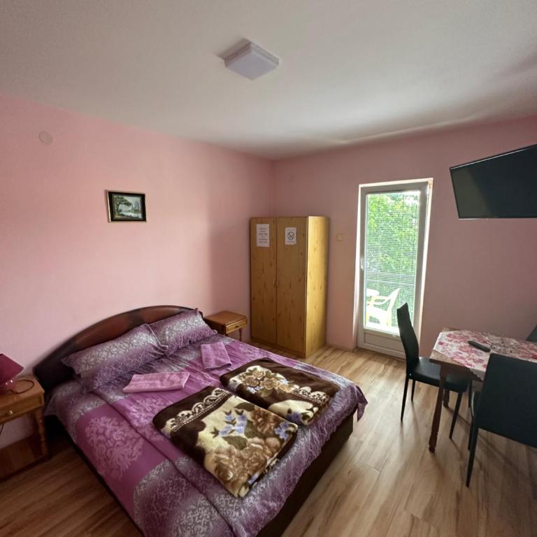 Apartments Božinović - Dvokrevetna Soba sa Bračnim Krevetom - 8