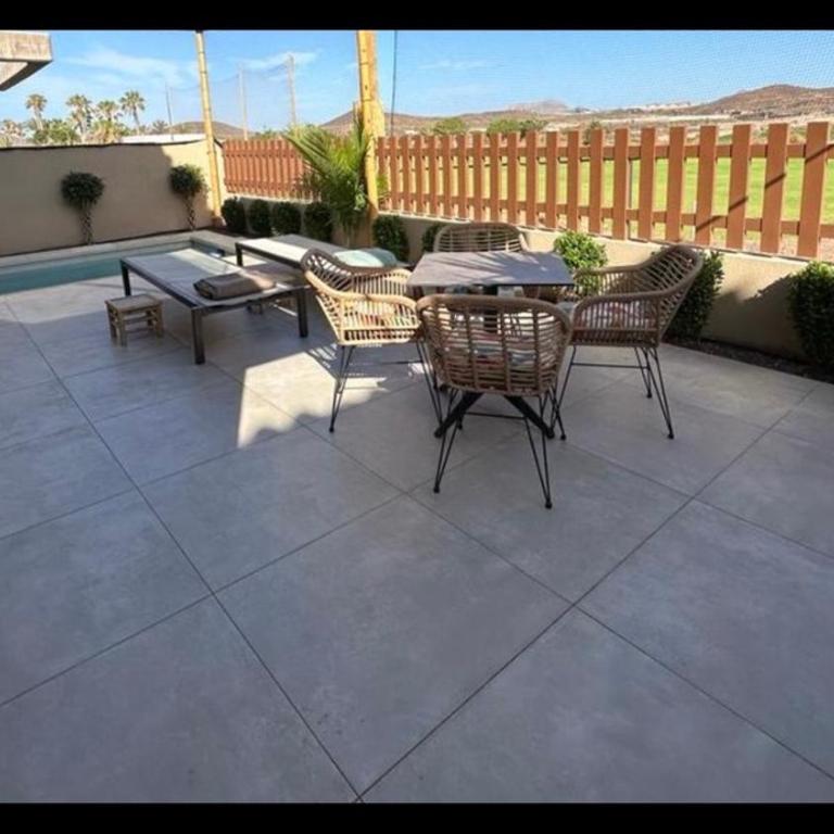 Golf Tenerife South xx Wheel Accessible Shower xx Free WIFi xx Private Pool 30 degrees xx Two Terraces 30m2x60m2 xxFree Parking xx Mountain view xx Flatscreen 65 inch xx - Villa de 3 dormitorios - 42