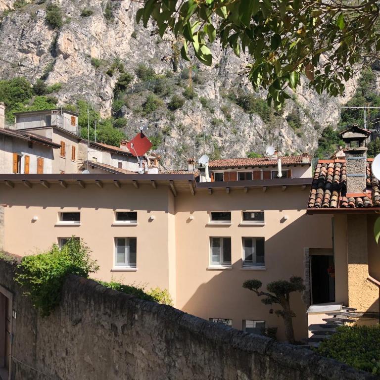 Premium Unique Lakeside view 90 m2 IlRusticodiB Apartment with private garden - Two-Bedroom Apartment - 42