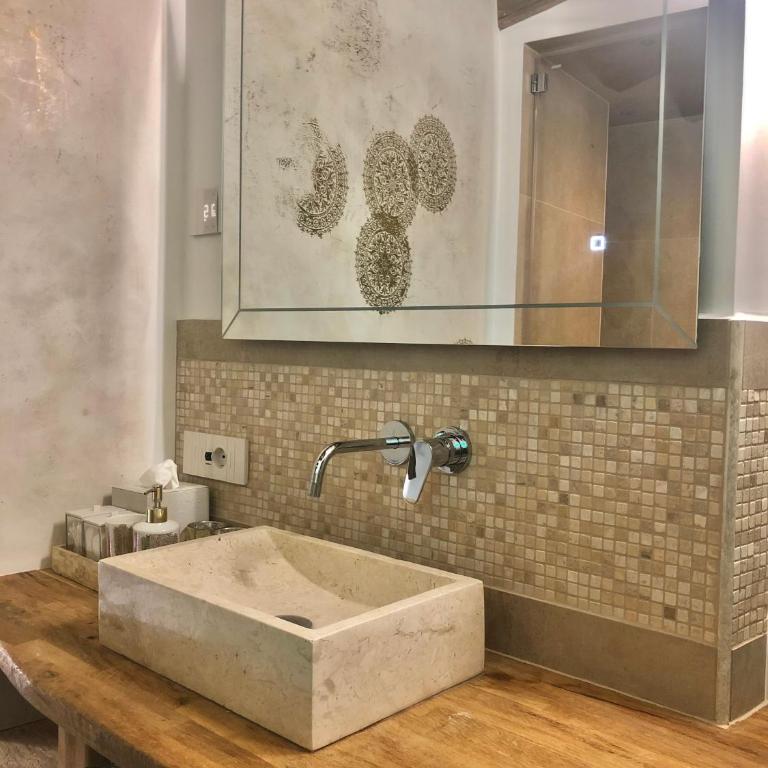 Premium Unique Lakeside view 90 m2 IlRusticodiB Apartment with private garden - Two-Bedroom Apartment - 83