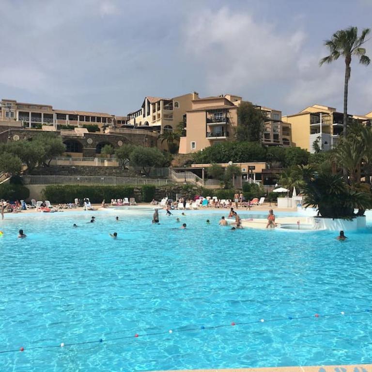 P2 VILLAGE CLUB CAP ESTEREL Vue Golf et Mer, Piscine Chauffée - Familienzimmer mit Meerblick - 19