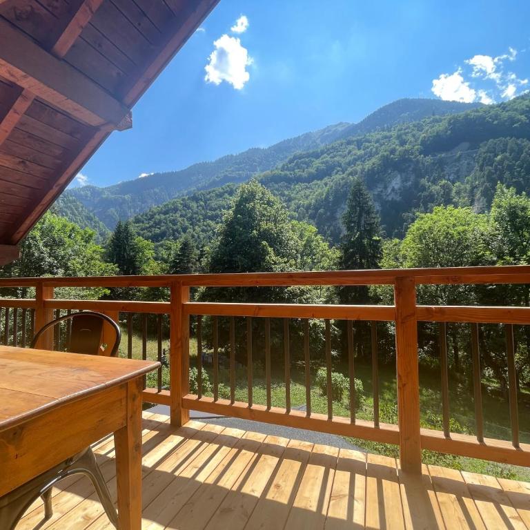 CHAMBRES D'HÔTES LES CHAMBRES D'ELSA - Chambre Double avec Terrasse - 10