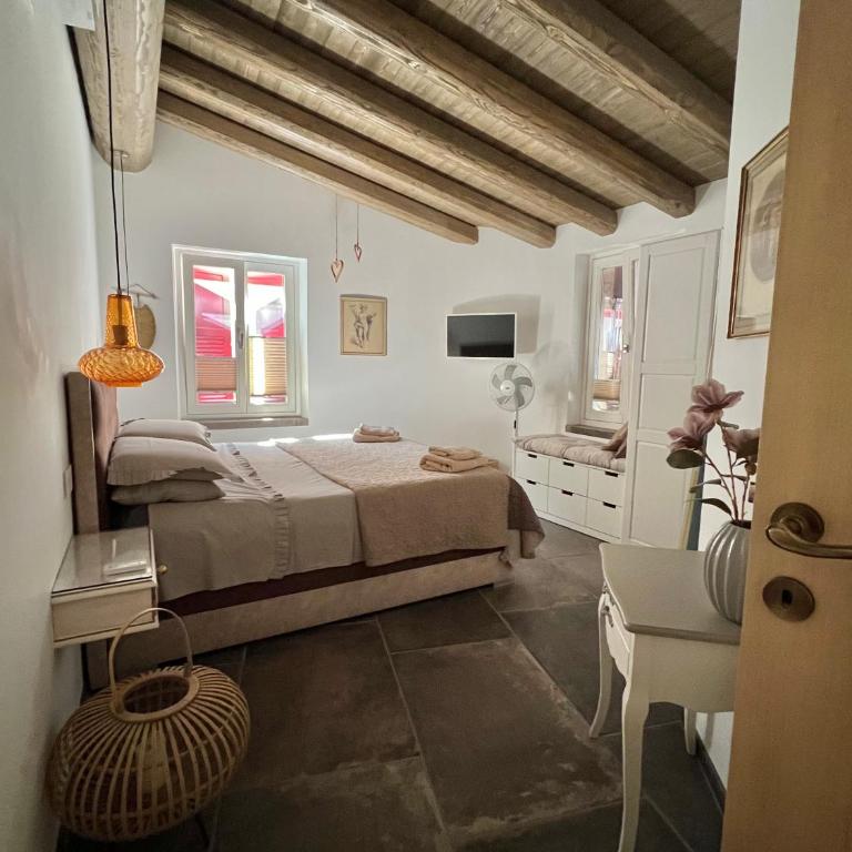 Premium Unique Lakeside view 90 m2 IlRusticodiB Apartment with private garden - Two-Bedroom Apartment - 72