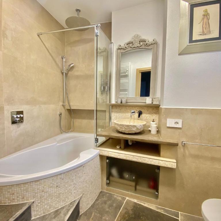Premium Unique Lakeside view 90 m2 IlRusticodiB Apartment with private garden - Two-Bedroom Apartment - 68