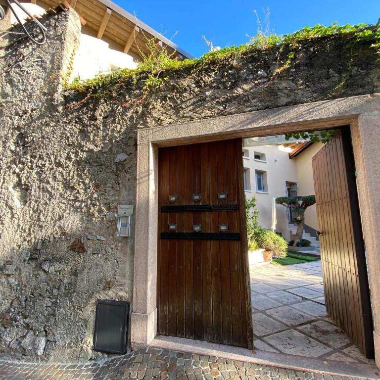 Premium Unique Lakeside view 90 m2 IlRusticodiB Apartment with private garden - Two-Bedroom Apartment - 95