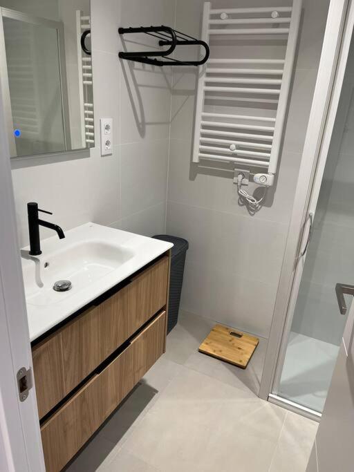 Nice new flat near the beach - One-Bedroom Apartment - 8