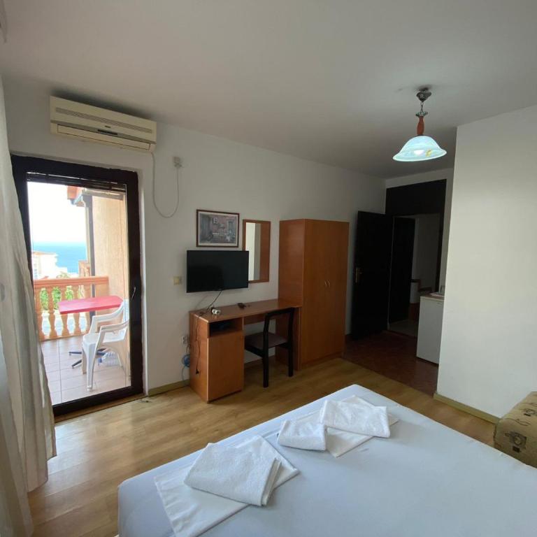 Adriatic Apartments - Double Room with Balcony or Terrace - 4