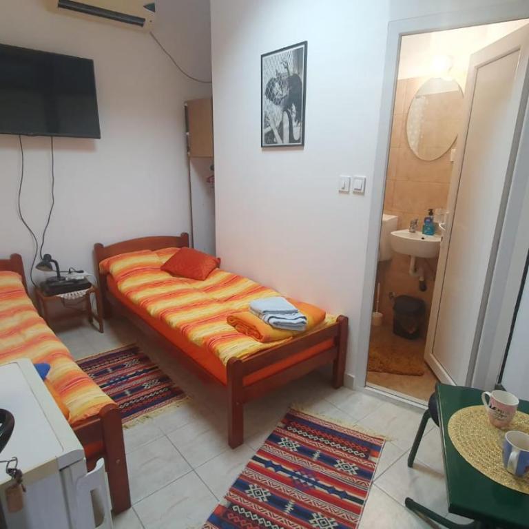 Paulino Rooms - Twin Room with Private Bathroom - 9