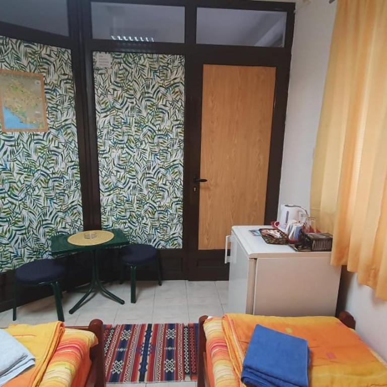 Paulino Rooms - Twin Room with Private Bathroom - 10