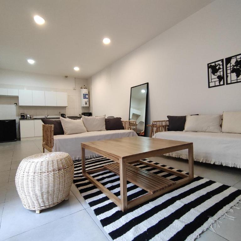 Moderno PH con patio en Chacarita A 3 minutos de Palermo y 2 cuadras del Movistar Arena - Apartamento de 1 dormitorio - 1