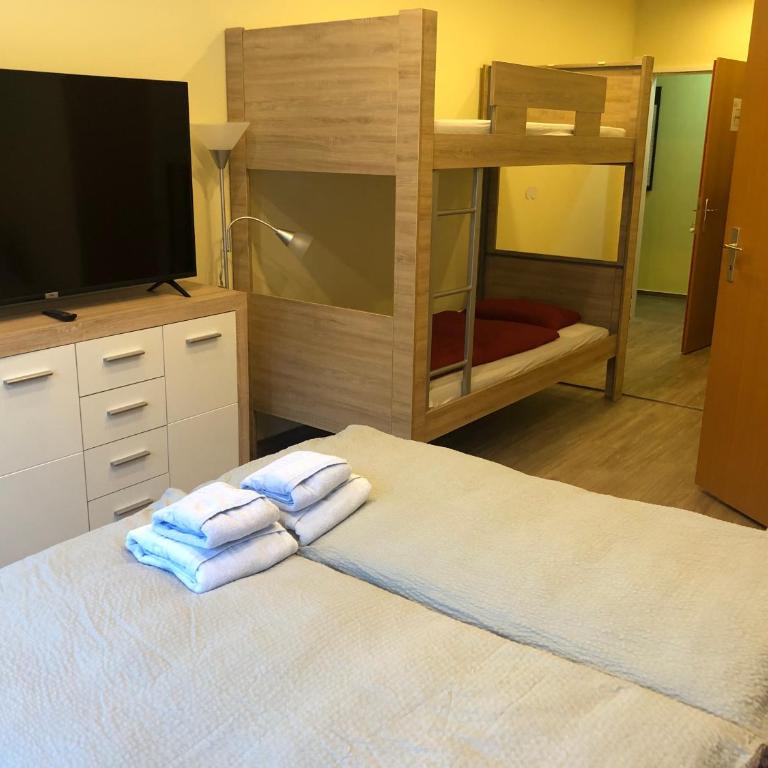 AlpenKlub Hotel - Quadruple Room with Mountain View - 3