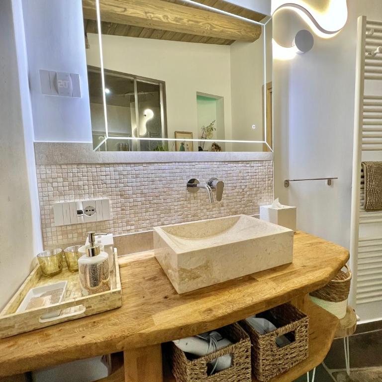 Premium Unique Lakeside view 90 m2 IlRusticodiB Apartment with private garden - Two-Bedroom Apartment - 86