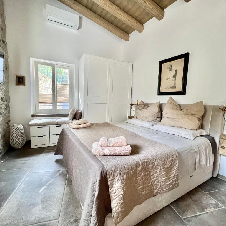 Premium Unique Lakeside view 90 m2 IlRusticodiB Apartment with private garden - Two-Bedroom Apartment - 54