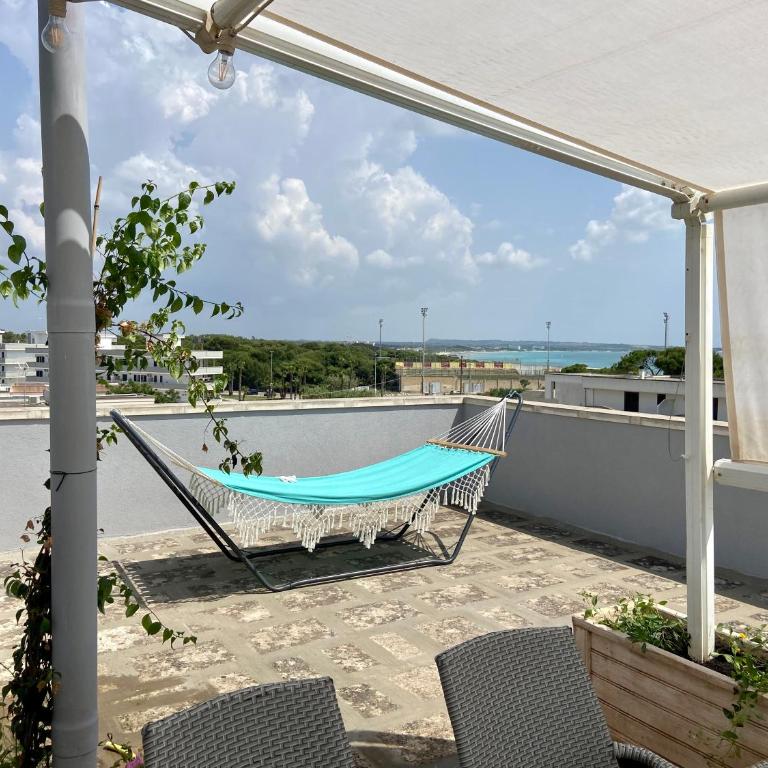Terrazza vista mare e box auto - Appartamento con 2 Camere da Letto - 32