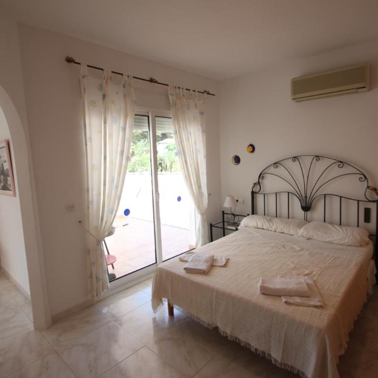 Sesam - sea view villa with private pool in Moraira - Three-Bedroom House - 10