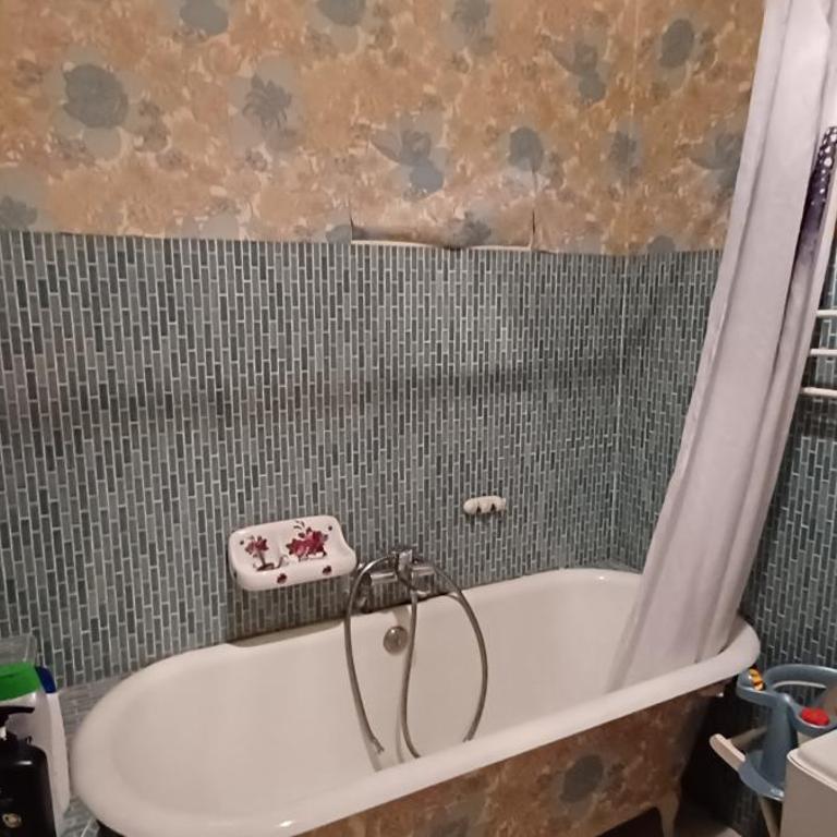 Chez Virginie - chambre du Bourg - Chambre Quadruple avec Salle de Bains Privative - 2