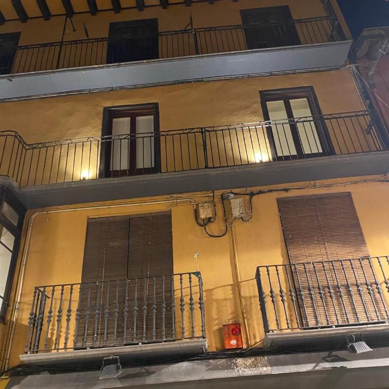 HERITAGE APARTMENTS CERDANYA al carrer Major i parking - Deluxe Apartment mit Balkon und 2 Schlafzimmern - 9