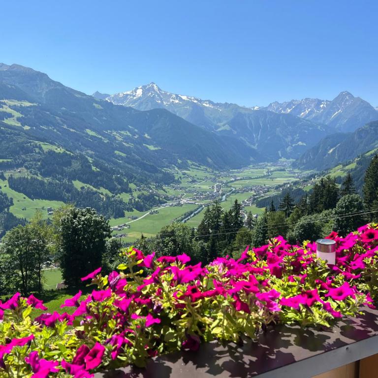 Ferienhaus Zillertal Panorama Blick Balkon Sauna - Apartment mit 3 Schlafzimmern - 20