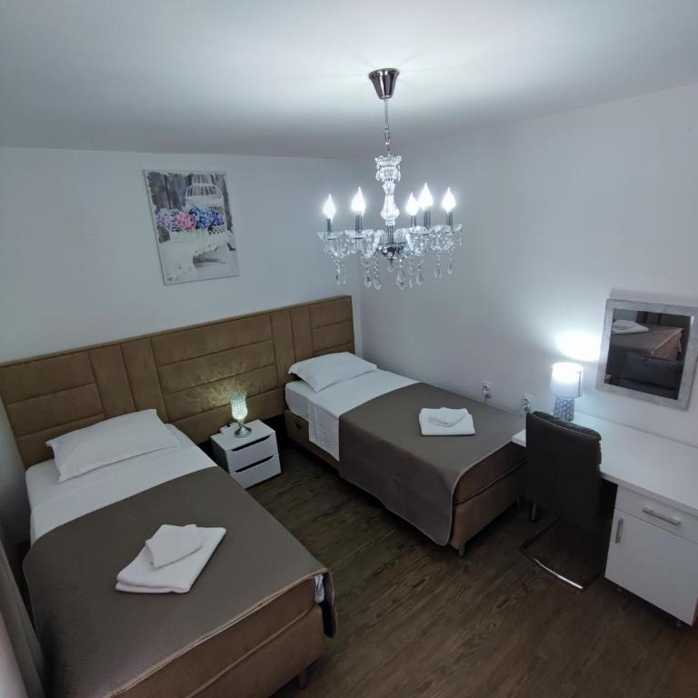 Villa Vista Real - Three-Bedroom Apartment - 9