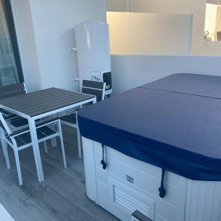 Marina Suites & Apartments 4 stelle S - Appartamento con 1 Camera da Letto e Vasca Idromassaggio - 4