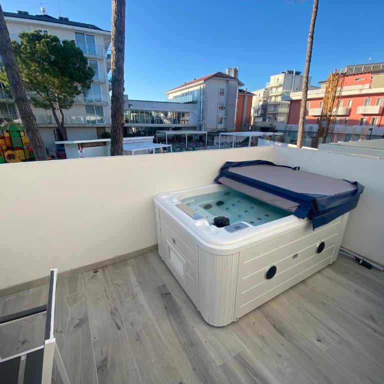 Marina Suites & Apartments 4 stelle S - Appartamento con 1 Camera da Letto e Vasca Idromassaggio - 3