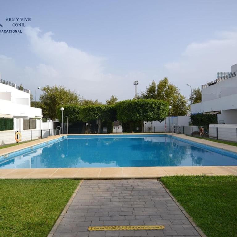 Adosado Familiar con Piscina y Terraza - Casa de 3 dormitorios - 6