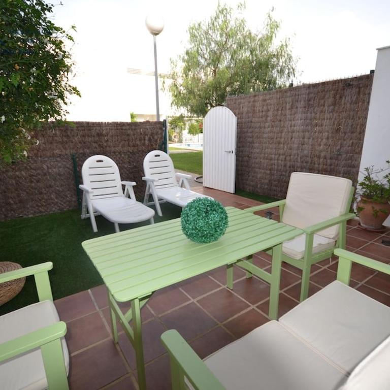 Adosado Familiar con Piscina y Terraza - Casa de 3 dormitorios - 13