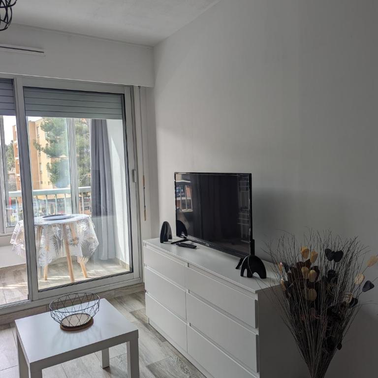 Studio Climatisé parking plage pinède, tout à pied - Apartment mit 1 Schlafzimmer - 4