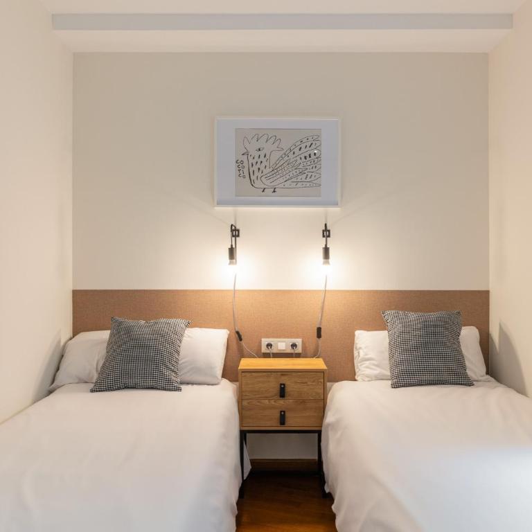 Les Corts Exclusive Apartments by Olala Homes - Two-Bedroom Apartment with Balcony - 11