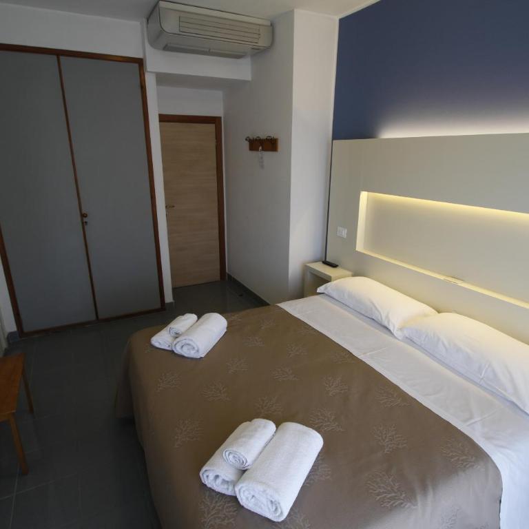 Hotel Desire' - Triple Room - 1