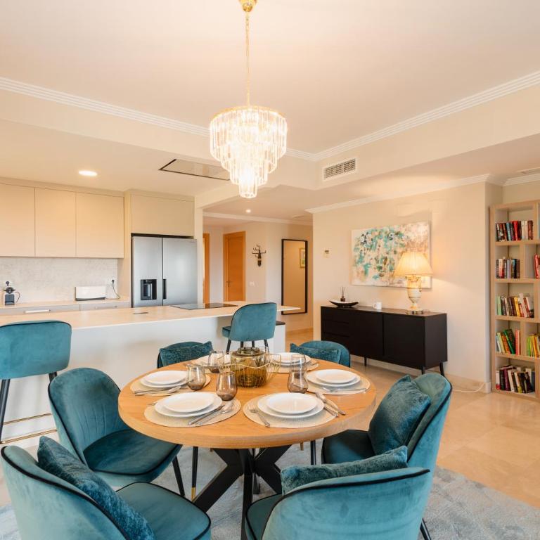 Beautiful apartment, with private terrace in Benahavís, Marbella - Two-Bedroom Apartment - 7