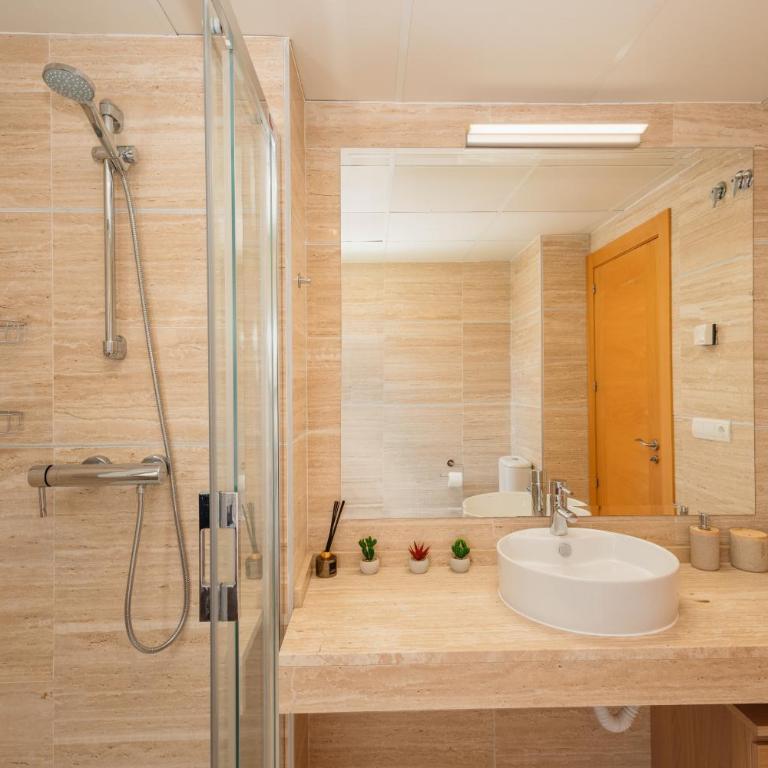 Beautiful apartment, with private terrace in Benahavís, Marbella - Two-Bedroom Apartment - 23