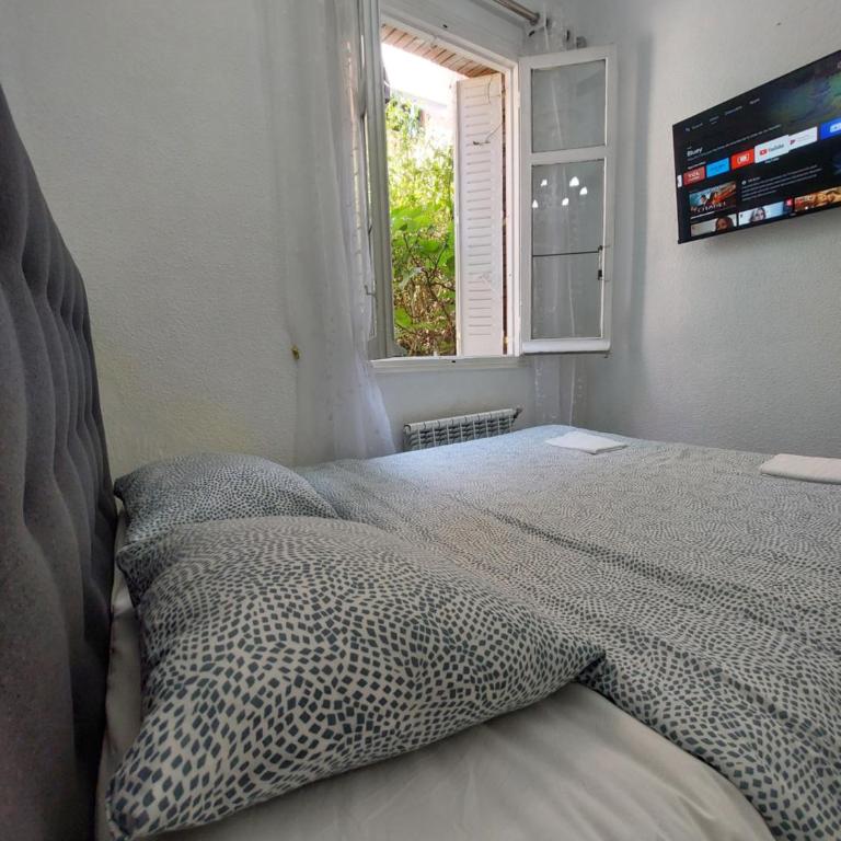 N1 Casa de Madrid - greenpeace line - Double Room with Shared Bathroom - 6